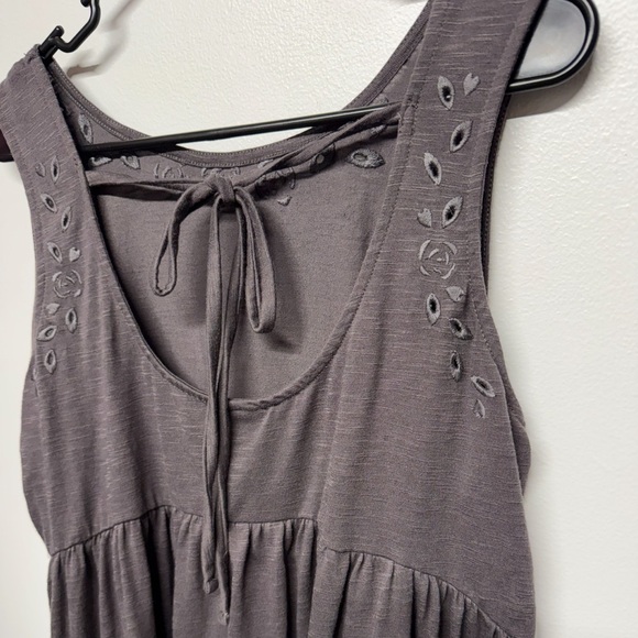 2/$20  Torrid Babydoll Feather Soft Embroidered Club Tank Tie Back Grey - Picture 4 of 9